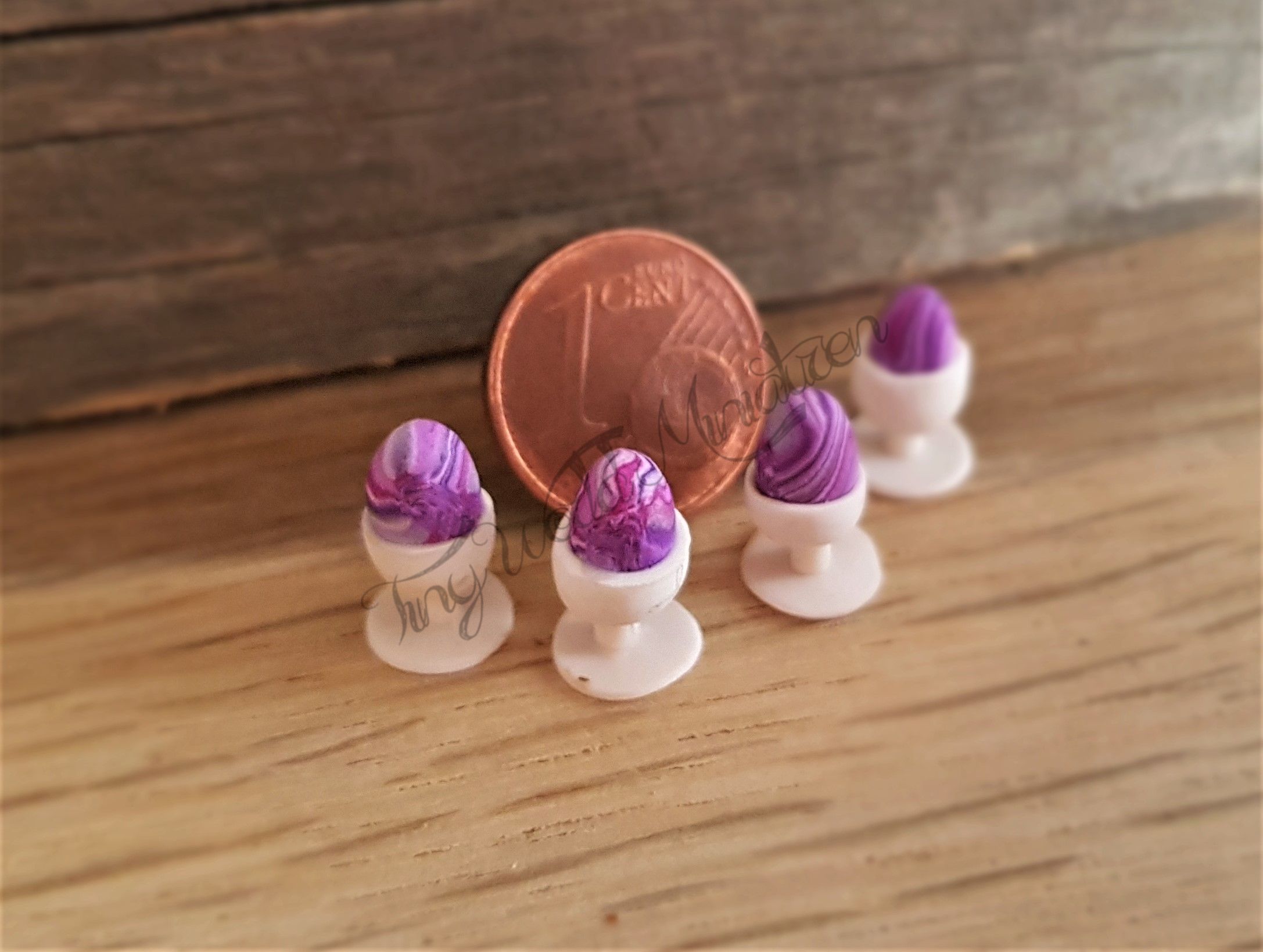 4 Eierbecher mit Eiern Puppenhaus